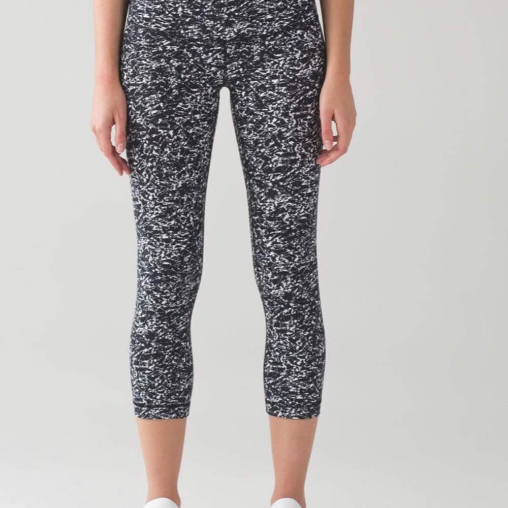 Lululemon Wunder Under Crop III (21”) Size 2